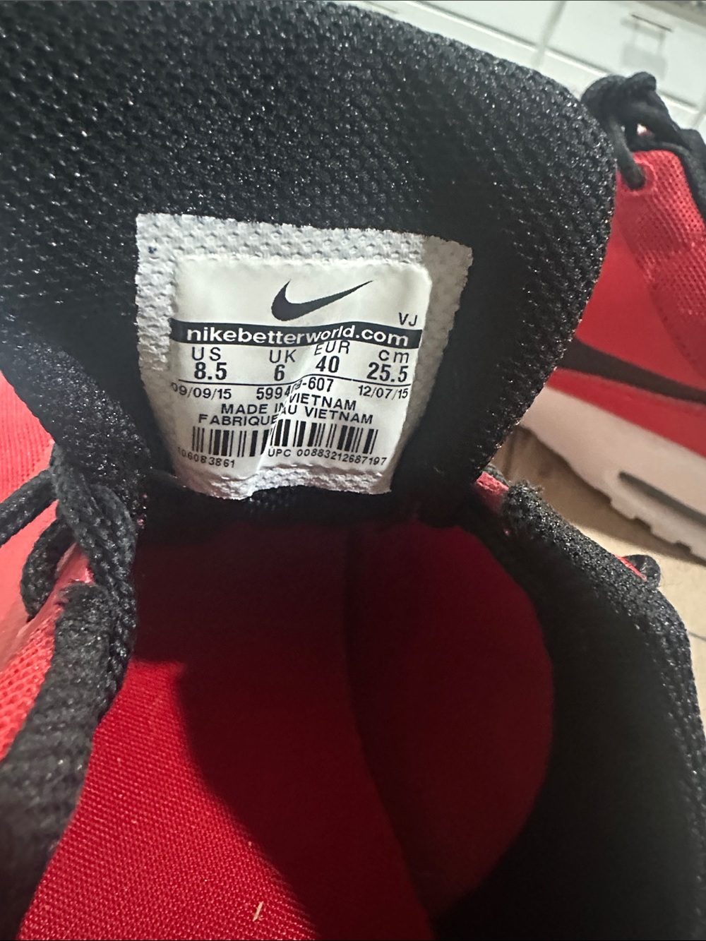 Nike Red and Black Running Shoes - Picture 5 of 5